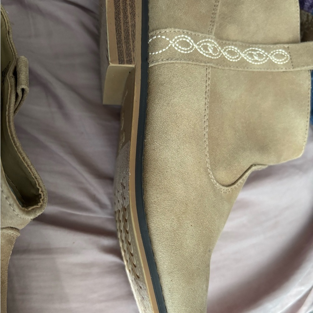 Cat & Jack Beige Sole Shoes
